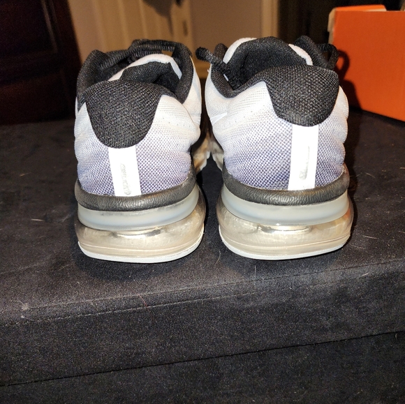 2017 Nike Airmax limited edition - Picture 9 of 10